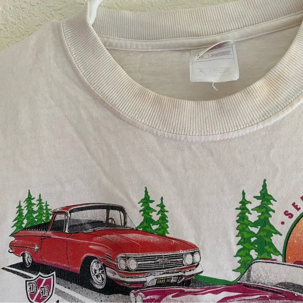 Graphic T-shirt - Picture 10 of 13